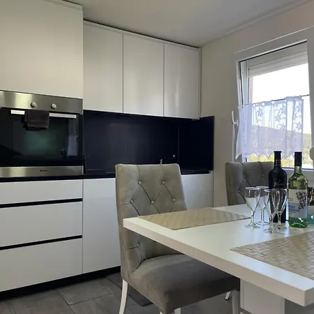 Neue Stilvolle In Apartman