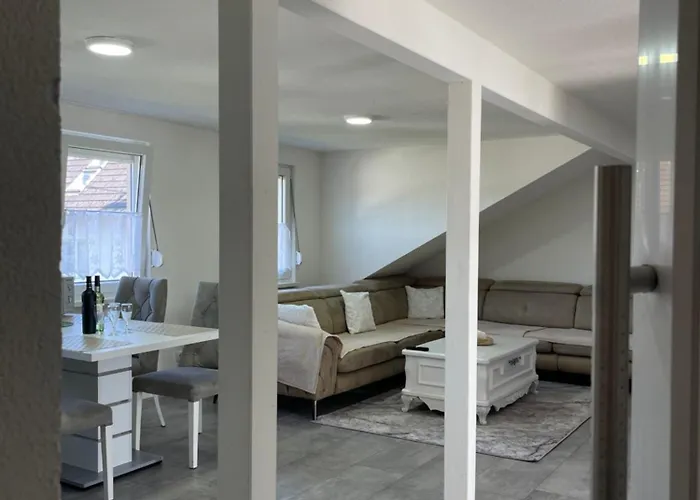 アパート Neue Stilvolle In ツットリンゲン