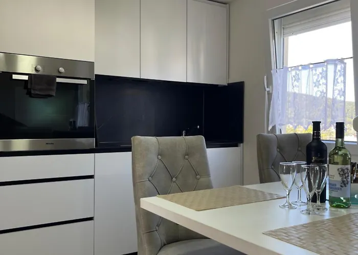 Neue Stilvolle In アパート