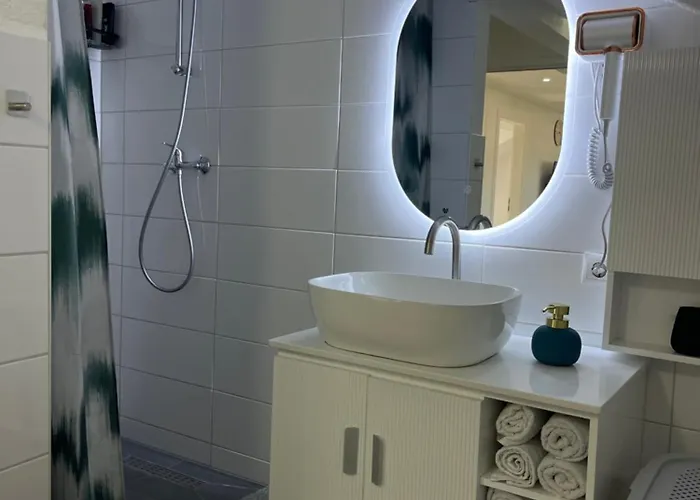 Neue Stilvolle In アパート